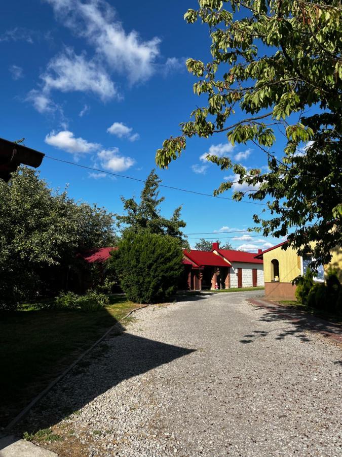 Agroturystyka Nielisz Zamosc - Kwatery Przy Skansenie Exterior photo